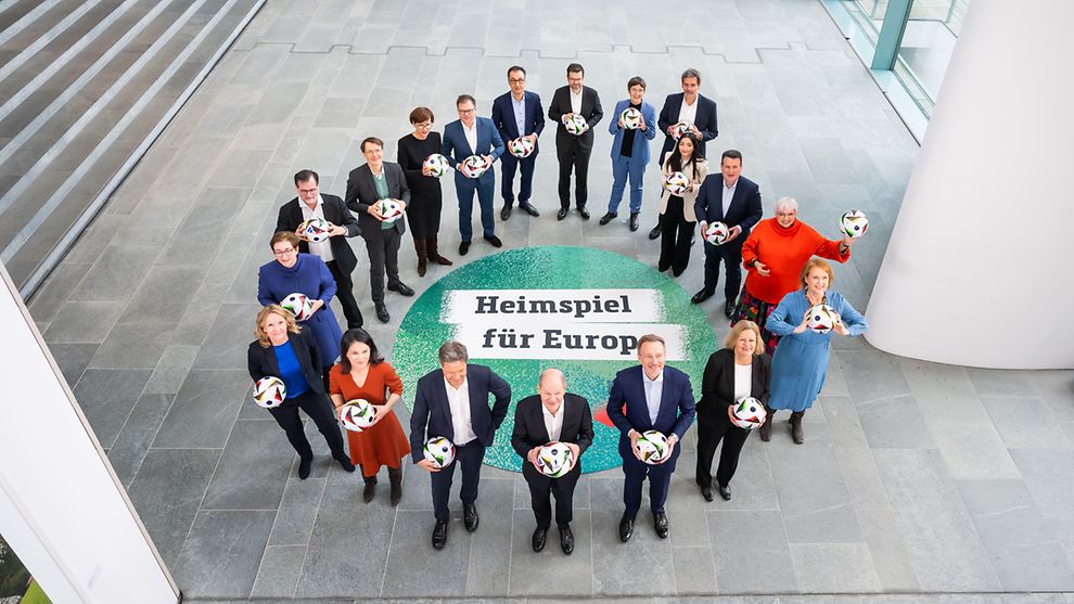 Bundesregierung: Countdown bis zum Heimspiel für Euro 2024 Foto: Bundesregierung/Güngör