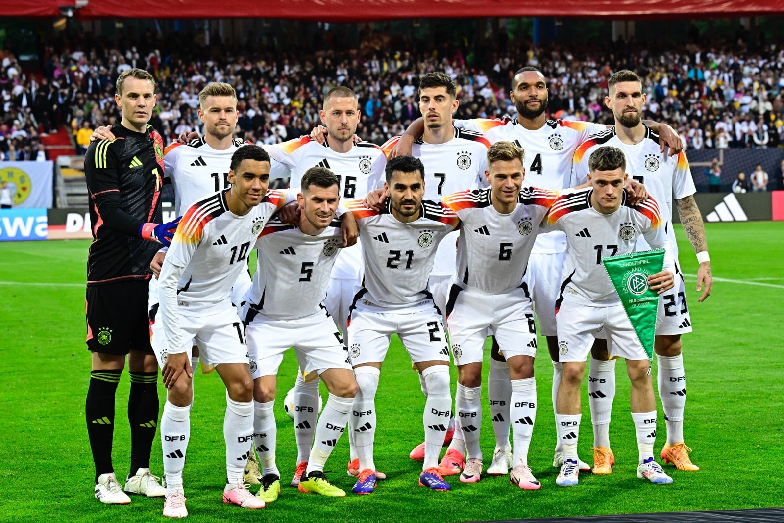 Deutschland im neuen DFB Trikot 2024 in Nürnberg gegen die Ukraine (Photo by Tobias SCHWARZ / AFP)